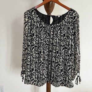 Blousology Women's Size 2X Abstract Long Sleeve Scoop-Neck Tie-Cuff Blouse